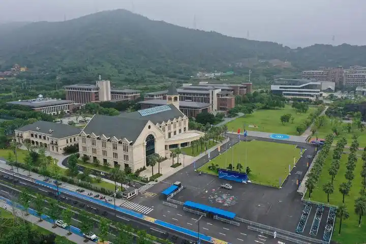 构建中美建设性战略稳定关系——重温习近平关于“教育交流合作是发展中美关系的未来工程”